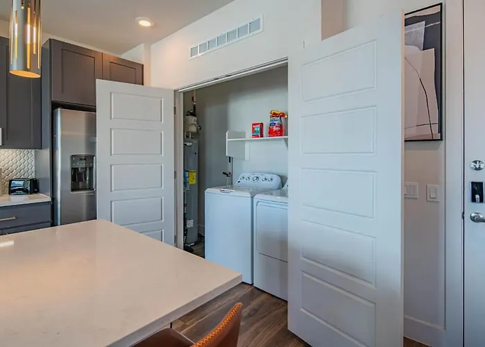 Serene 1br Kierland Commons, Tpc Golf, Pool, Gym, W-d *