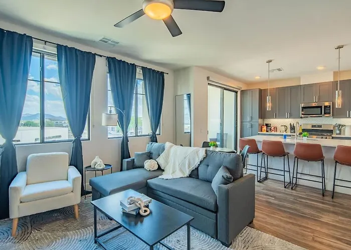 Serene 1br Kierland Commons, Tpc Golf, Pool, Gym, W-d