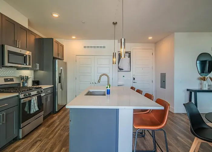Serene 1br Kierland Commons, Tpc Golf, Pool, Gym, W-d *