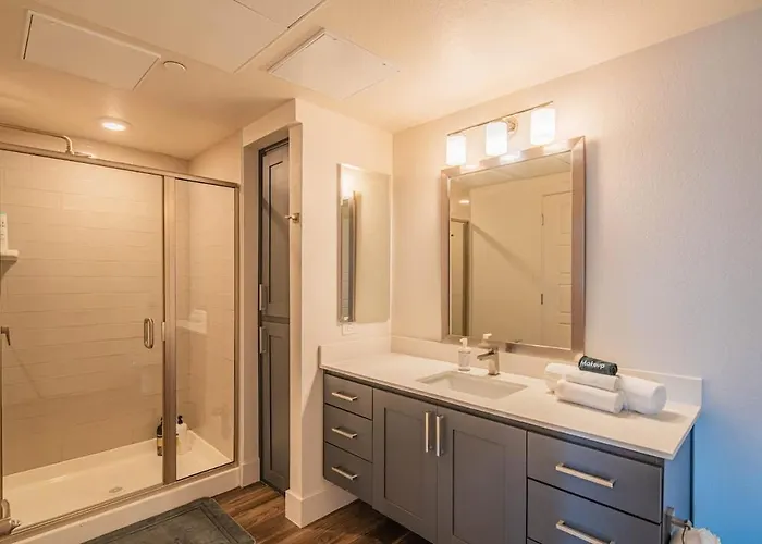 Serene 1br Kierland Commons, Tpc Golf, Pool, Gym, W-d