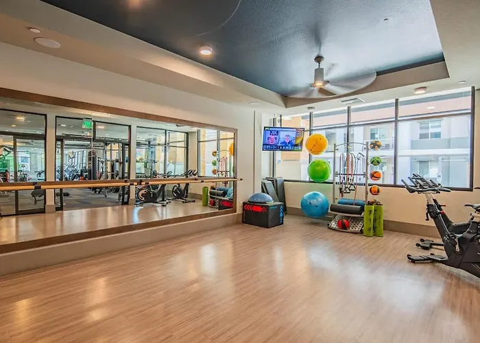 Serene 1br Kierland Commons, Tpc Golf, Pool, Gym, W-d * Scottsdale