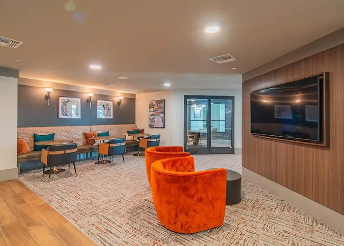 Serene 1br Kierland Commons, Tpc Golf, Pool, Gym, W-d