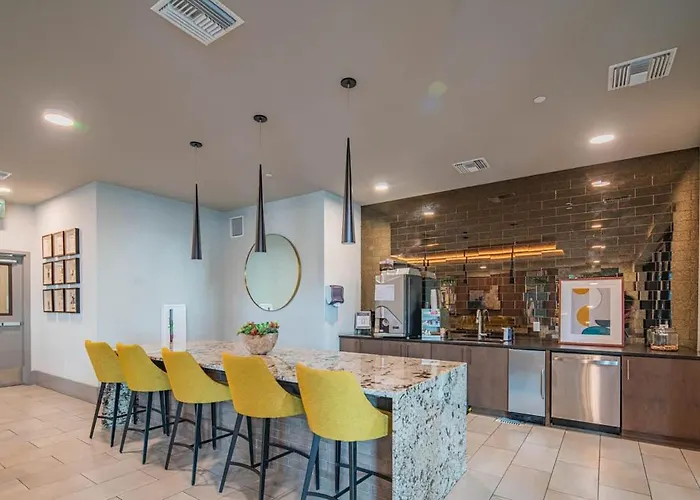 Apartment Serene 1br Kierland Commons, Tpc Golf, Pool, Gym, W-d *