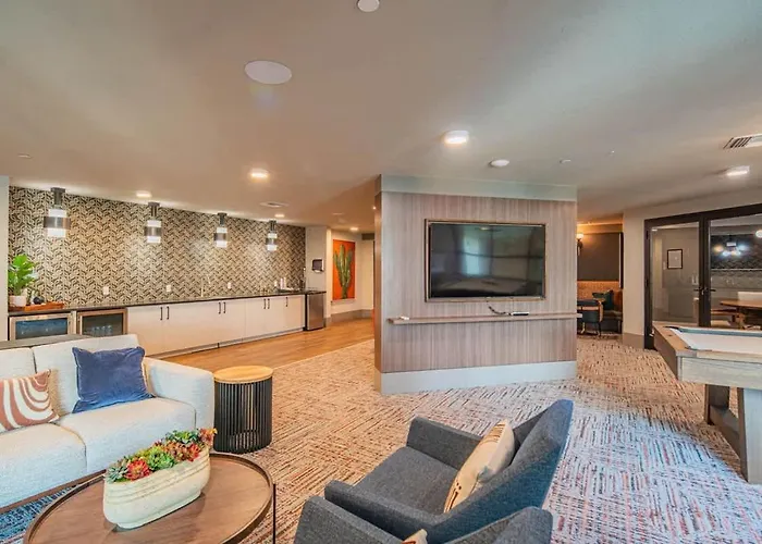Apartment Serene 1br Kierland Commons, Tpc Golf, Pool, Gym, W-d Scottsdale