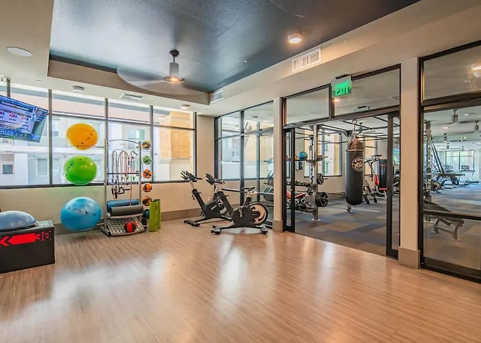 Serene 1br Kierland Commons, Tpc Golf, Pool, Gym, W-d *