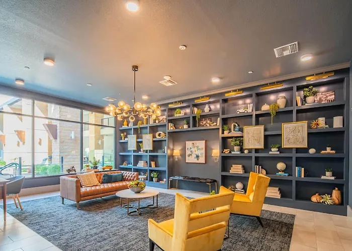 Serene 1br Kierland Commons, Tpc Golf, Pool, Gym, W-d Scottsdale
