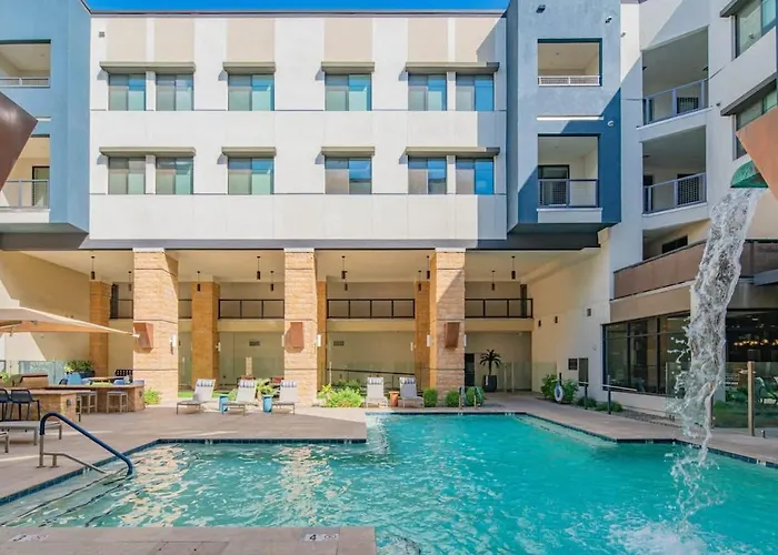 Serene 1br Kierland Commons, Tpc Golf, Pool, Gym, W-d *