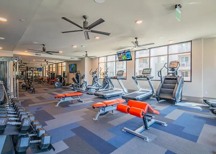 Serene 1br Kierland Commons, Tpc Golf, Pool, Gym, W-d